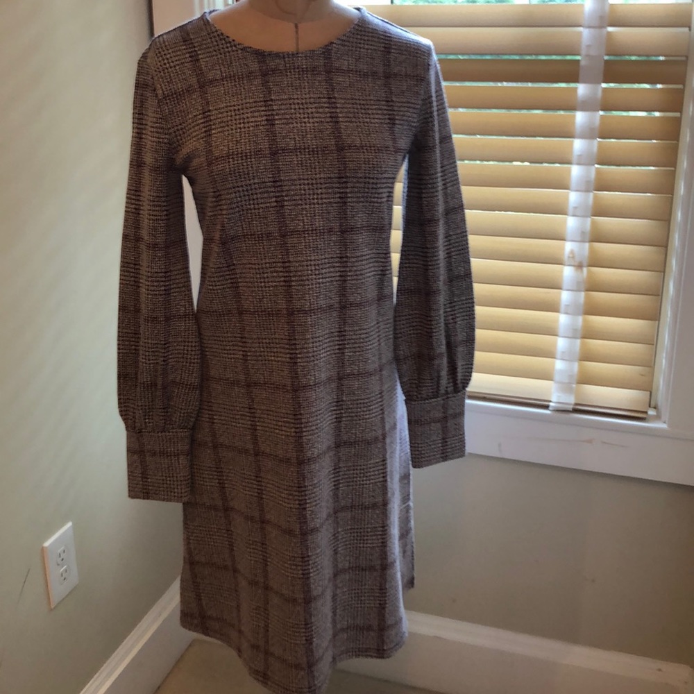 ANN TAYLOR LONG SLEEVED PLAID DRESS